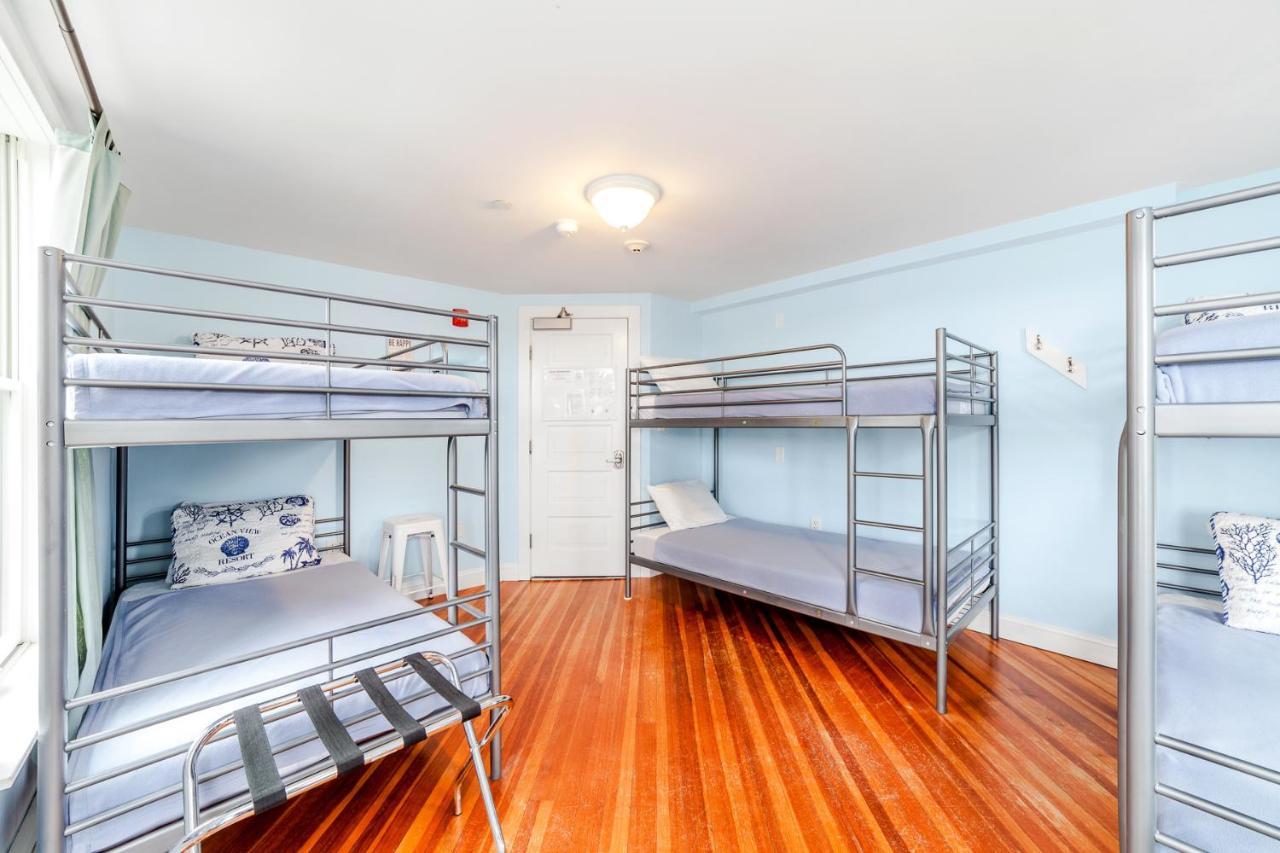 Bed in Men's 6-Bed Dormitory