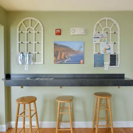 Hi Hyannis Hostel-3